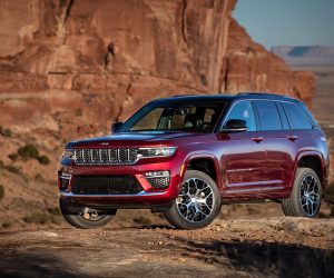 2024-grand-cherokee-gallery-1_759d65c00e63554fdfaba0abe94f43df-1920x1280